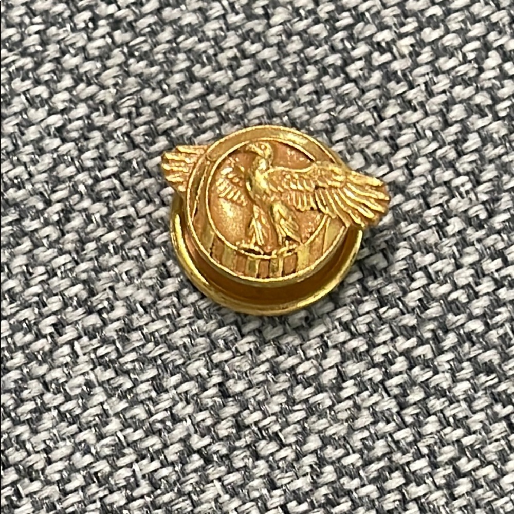 World War II Honorable Discharge "Ruptured Duck" Lapel Pin